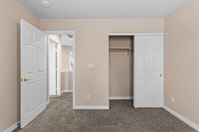Building Photo - NW!! GATED!! Playground!!!Low maintenance ...