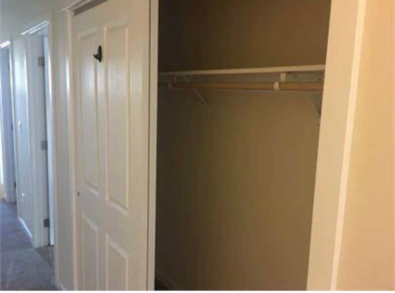 Building Photo - 1027 Alturas Dr