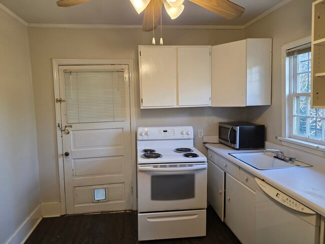 Building Photo - 2529 Napier Ave