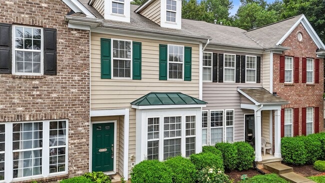 Building Photo - Spacious 3 story Townhome-Close to Downtown Raleigh- Renaissance Park-Available Now!