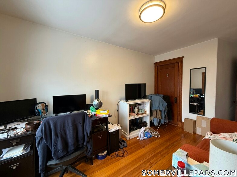 Building Photo - 449 Broadway