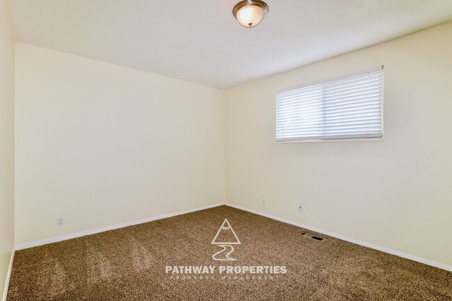 Building Photo - 3183-3183 S Harlingen Cir