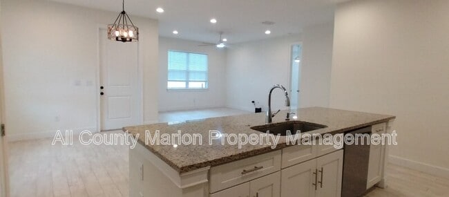 Building Photo - 3855 SE 138th St