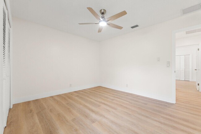 Building Photo - 12090 164th Ct N