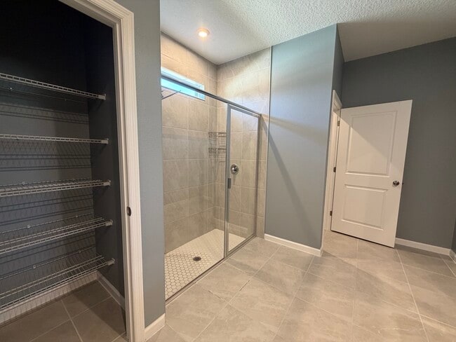 Building Photo - 882 Asterfield Ln