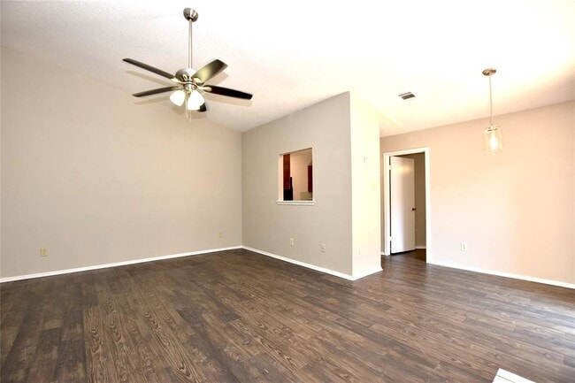 Building Photo - 609 Rollingway Dr