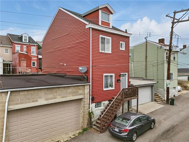 Building Photo - 431 Cedarville St