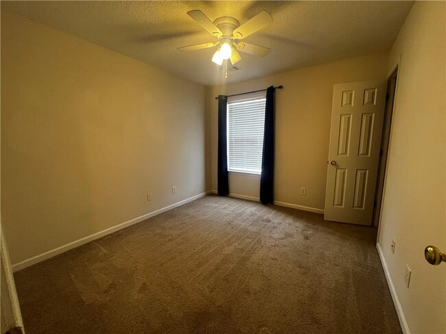 Building Photo - 5454 Medlock Corners Dr