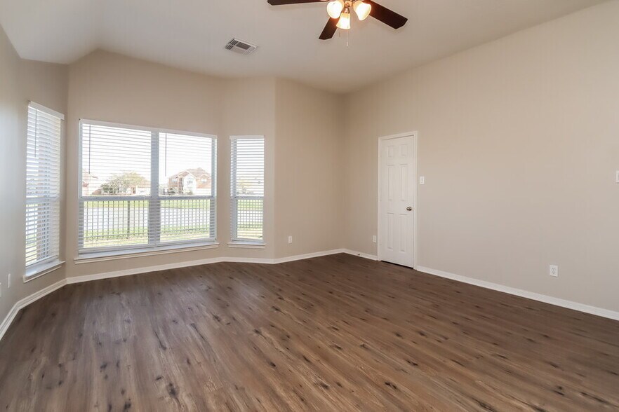 Building Photo - 22 Atascadero Dr