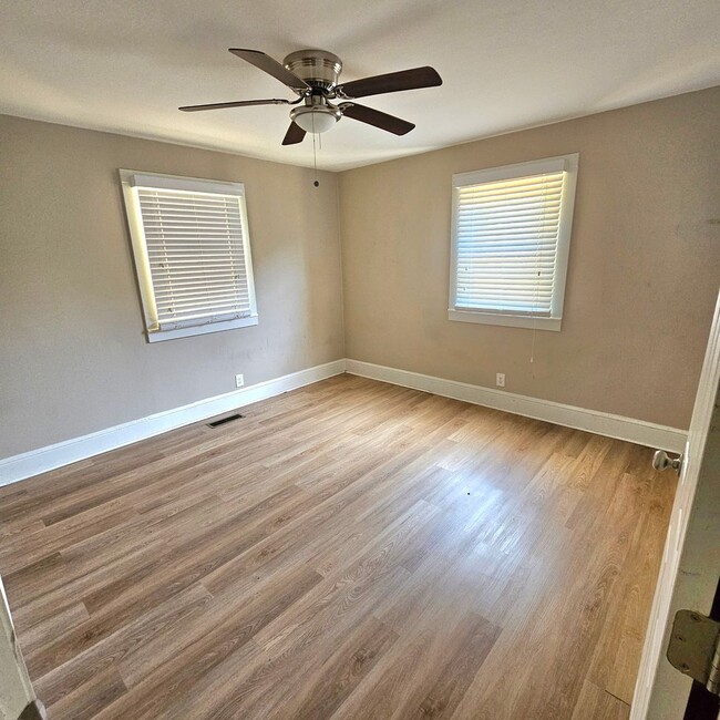 Building Photo - 2 bedroom home for rent!
