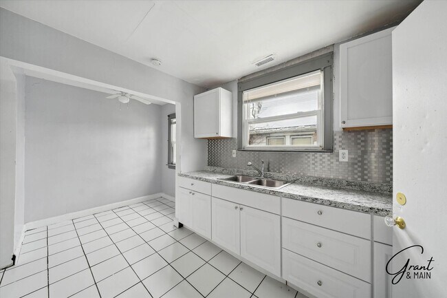 Building Photo - 15886 Woodingham Dr