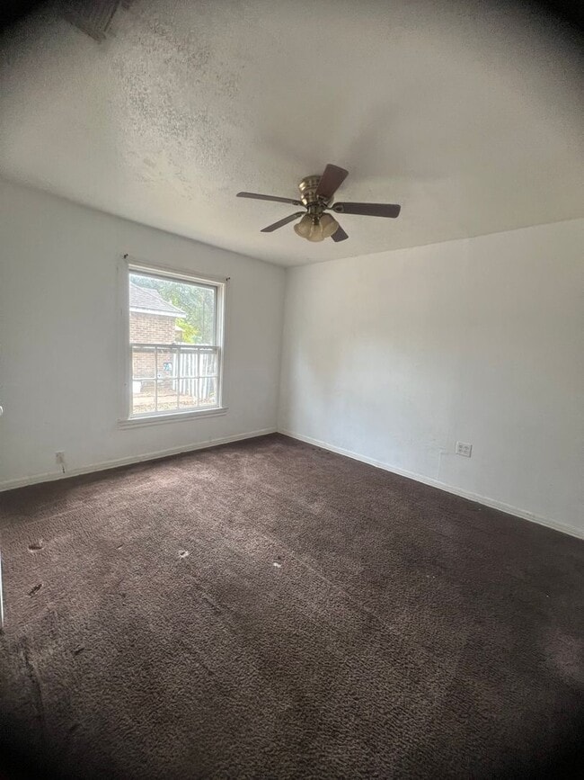 Building Photo - Section 8/ First month special