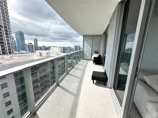 Building Photo - 488 NE 18th St