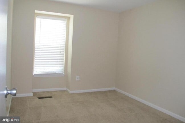 Building Photo - 17407 Gallagher Way