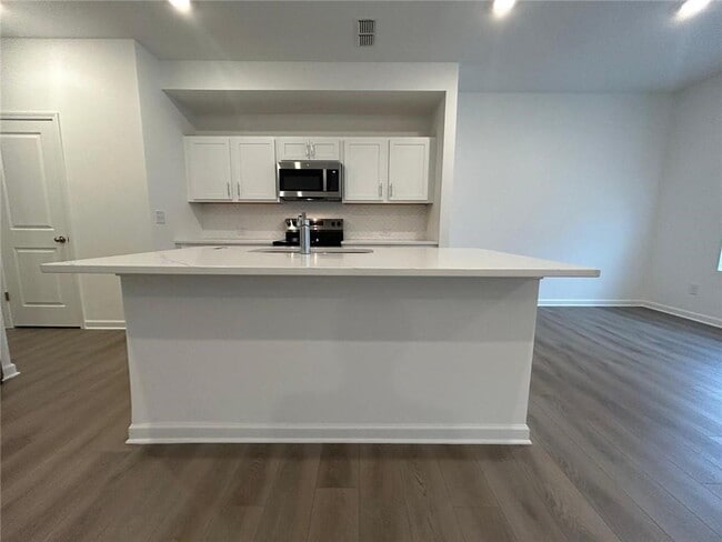 Building Photo - 207 Kinship Dr