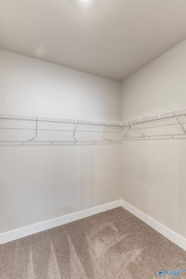 Building Photo - 14741 Greenleaf Dr