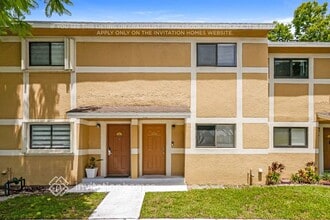 Building Photo - 9489 Palm Cir N