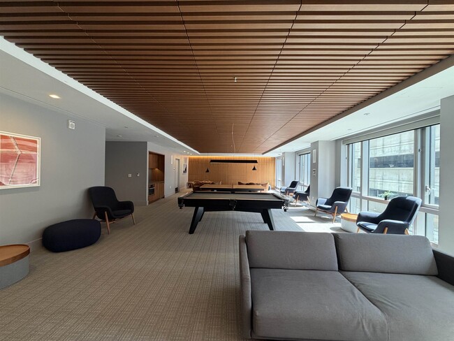 Building Photo - 75 Park Ln S