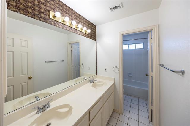 Building Photo - 4029 Greenfield Dr