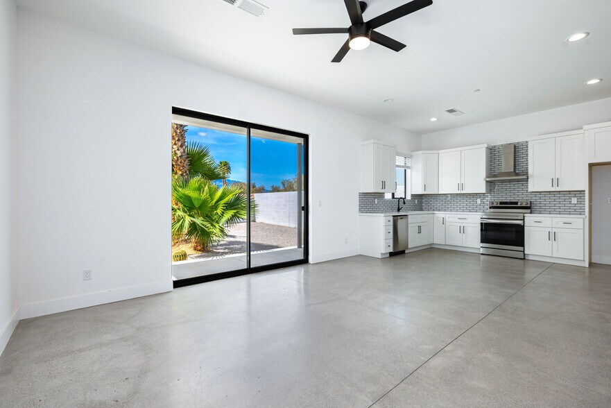 Building Photo - 74360 Goleta Ave