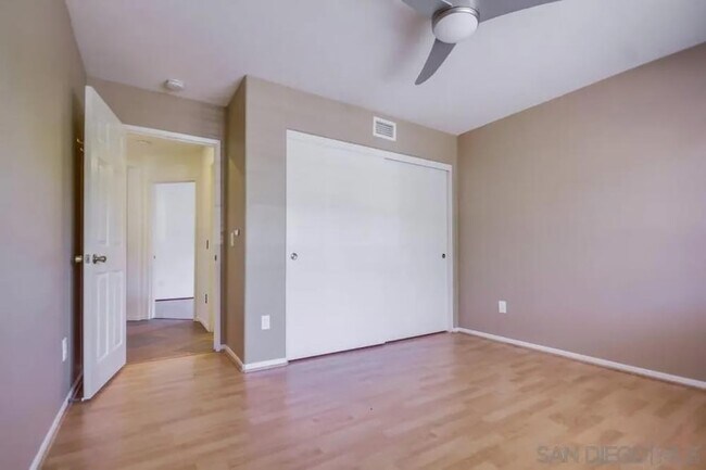Building Photo - 2703 Lobelia Rd