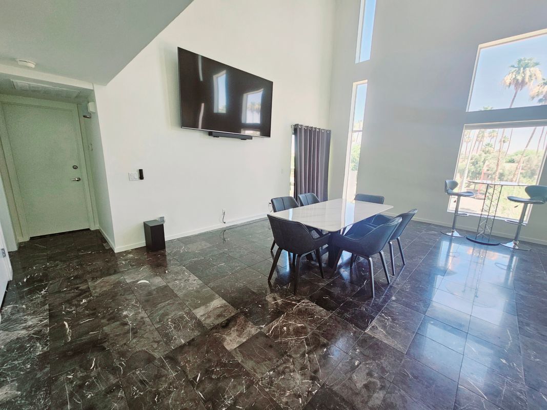 Building Photo - 1111 W University Dr