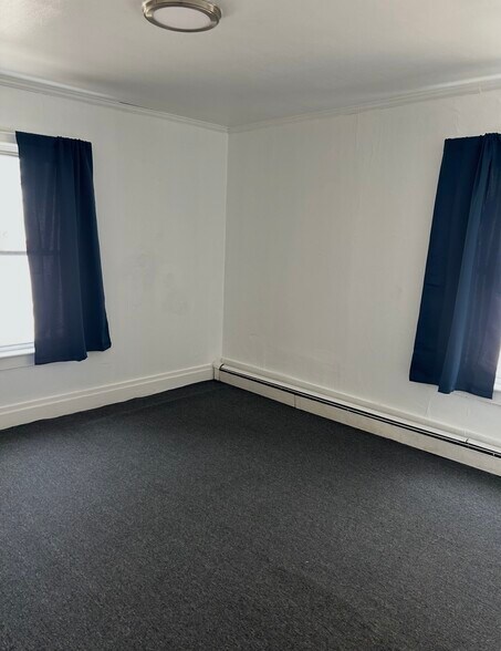 Building Photo - 4 Quigley Ct