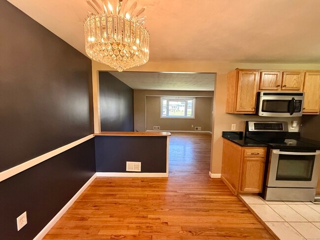 Building Photo - 47 Beechwood Rd