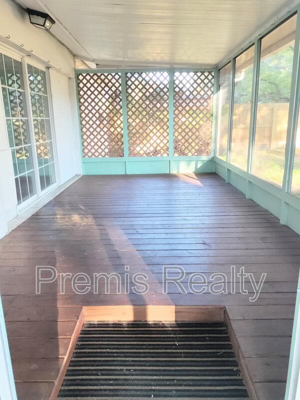 Building Photo - 6764 297th Ave N