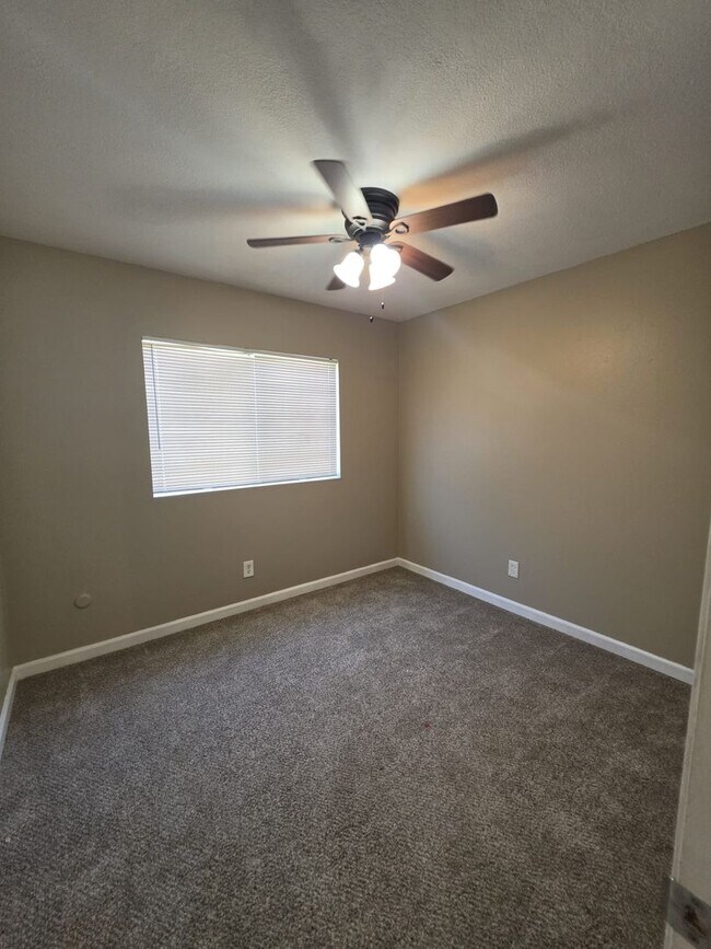 Building Photo - Beautiful 3 bedroom 2 bath Home in Imperial Beach