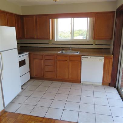Interior Photo - OXFORD COURT APARTMENTS -- 054