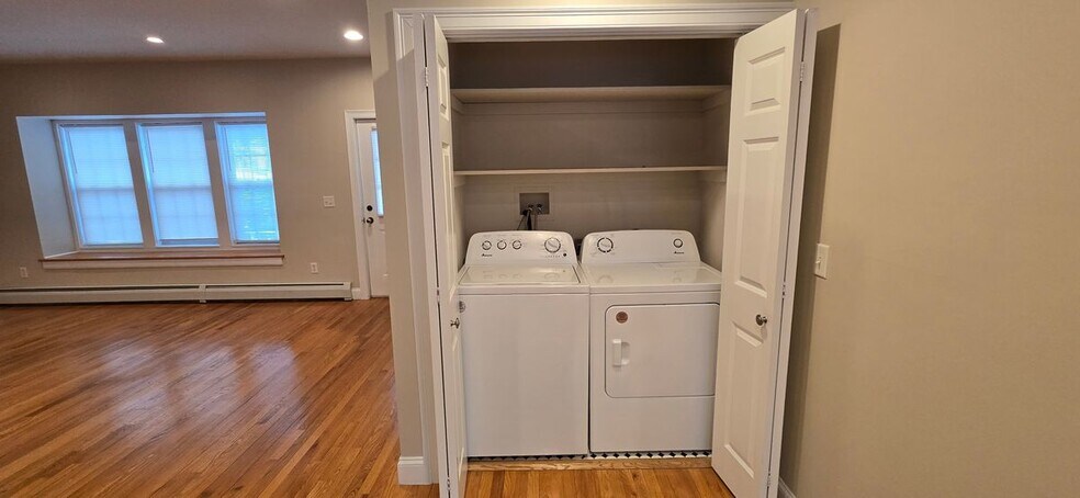 Building Photo - 154 Washington St