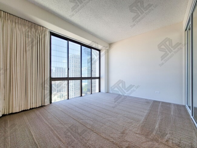 Building Photo - 2BR / 2Bath / 1Pkg - Harbor Square - Utili...