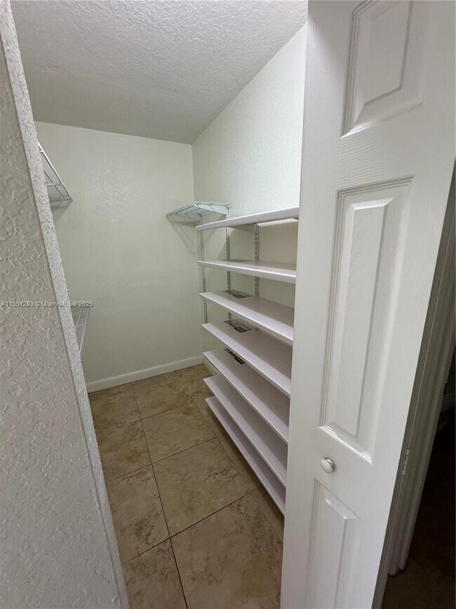 Building Photo - 6206 SW 131st Pl
