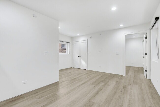 Building Photo - 1025 N Harlem Ave