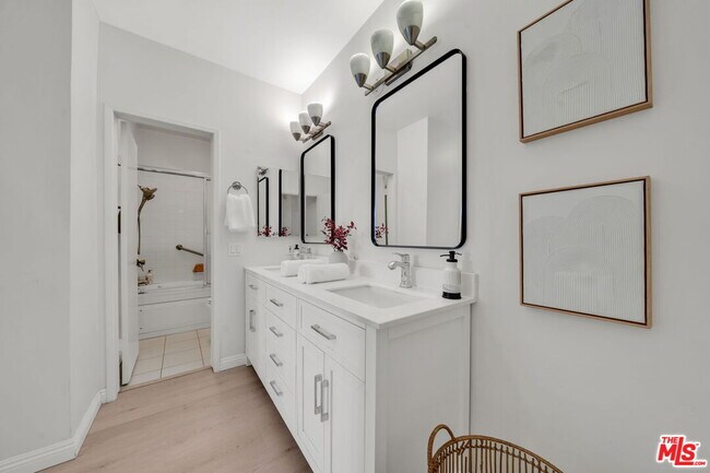 Building Photo - 900 Euclid St