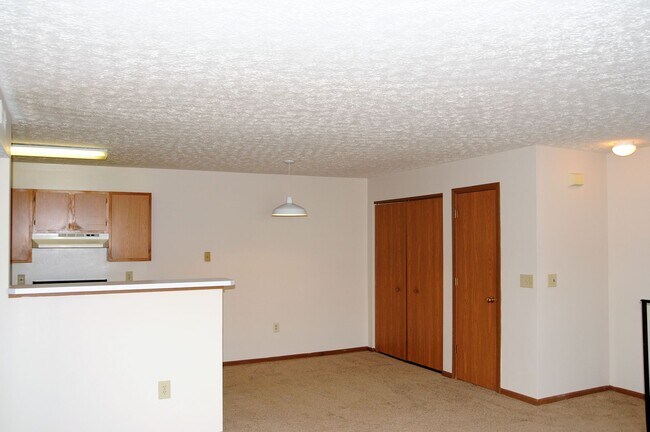 Building Photo - 5561 Cedar Springs