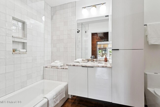 Building Photo - 301 S Toulme St