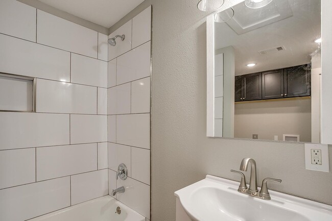 Building Photo - Beautifully Remodelled 1922 Home- Duplex- Upstairs Unit-  3 Bedroom, 2 Bath- 2 Miles from TCU-  7...