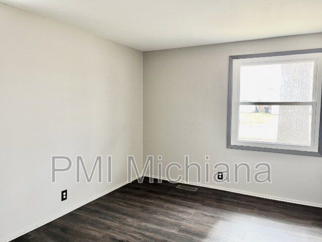 Building Photo - 3407 Kent Ln