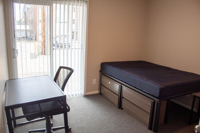 Interior Photo - 107 E Springfield Ave