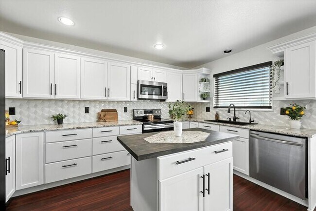 Building Photo - 8318 Ivory Loop