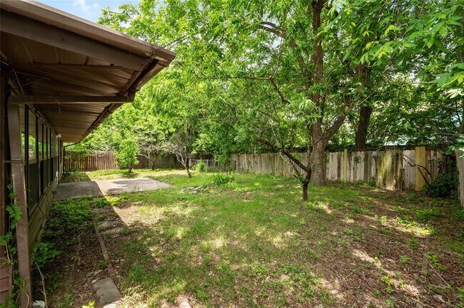 Building Photo - 5502 Salem Walk Dr