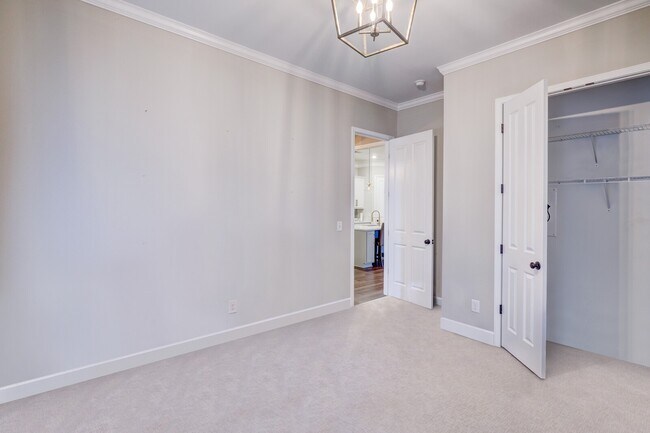 Building Photo - 775 Westcott Ln