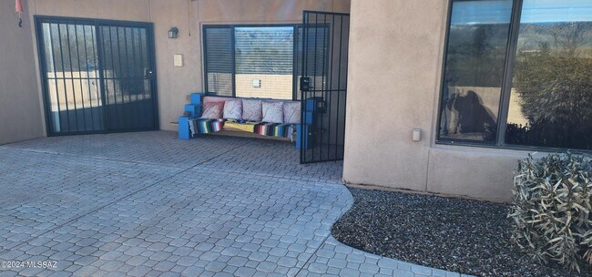 Building Photo - 7659 E Park View Dr