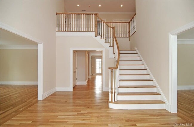 Building Photo - 9 Oak Way