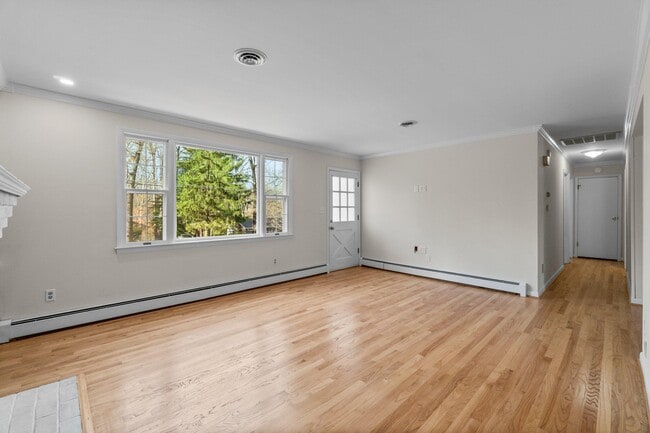 Building Photo - 2107 Don Ave