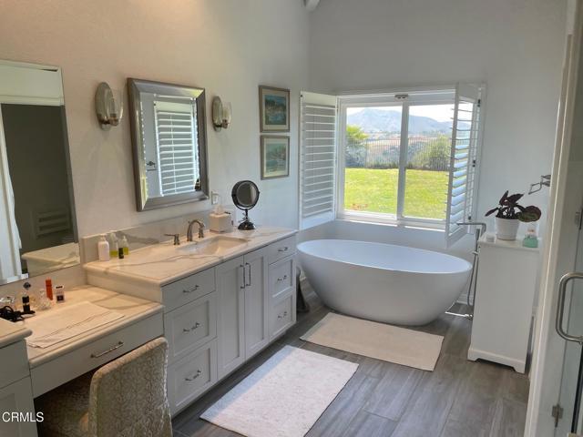 Building Photo - 2109 Valleyfield Ave