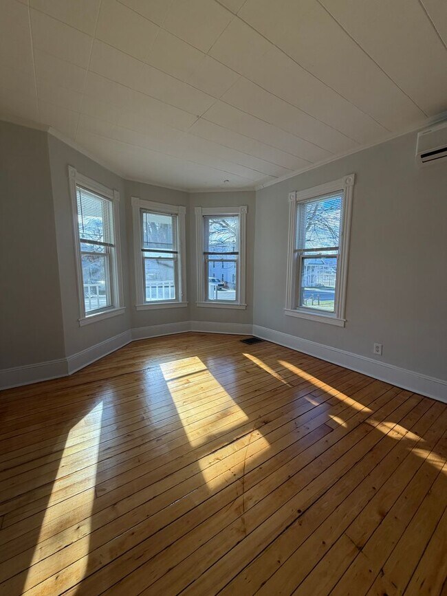 Building Photo - 27-29 Dalton Ave