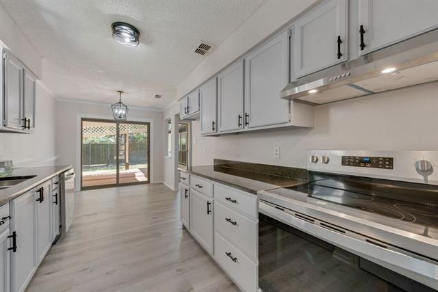 Building Photo - 3510 Jonquil Ln